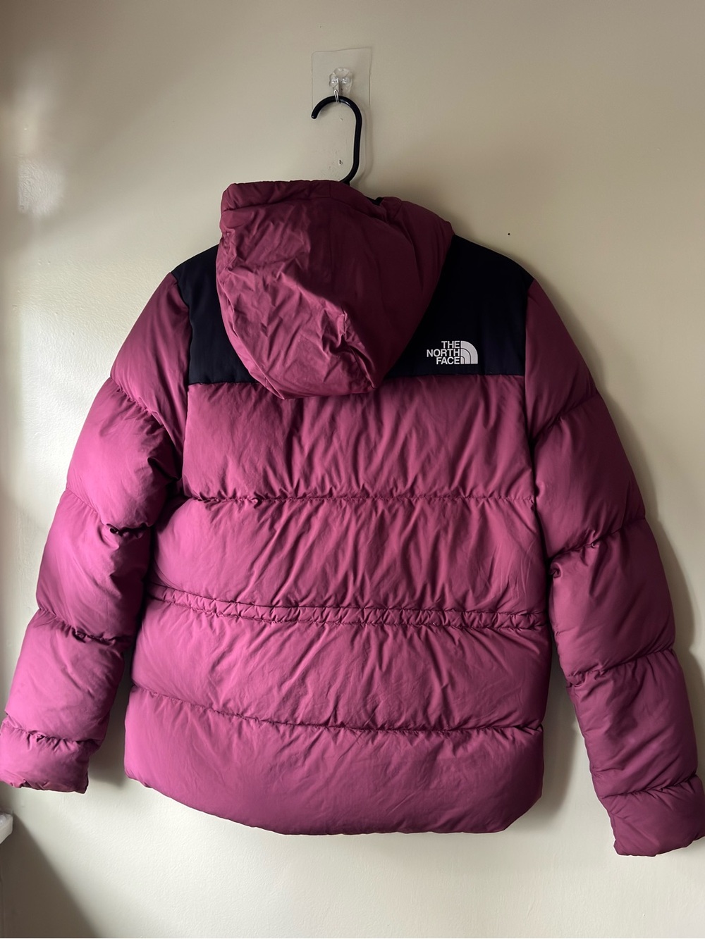 The North Face Retro Women’s Garnet Red Puffer Jacket - Picture 3 of 6